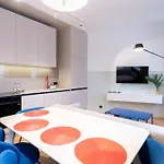 Kosciuszki Lavish By Bookinghost דירה