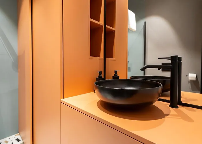 Kosciuszki Lavish By Bookinghost *